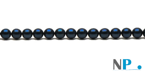 Filo di perle Akoya nere da 40 cm che permette di montare una collana da 45 cm una volta finita con nodi e fermaglio (fermaglio non incluso)