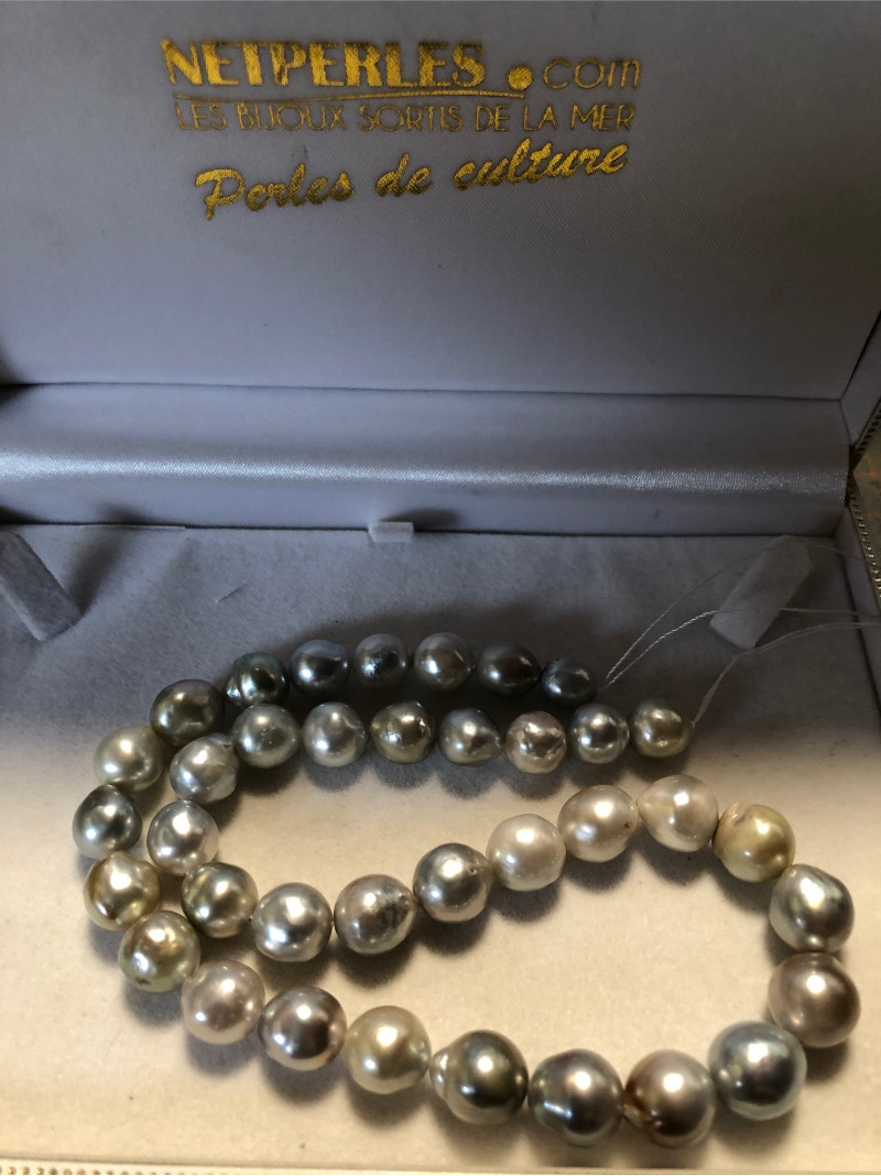 Collier de perles noires de Tahiti