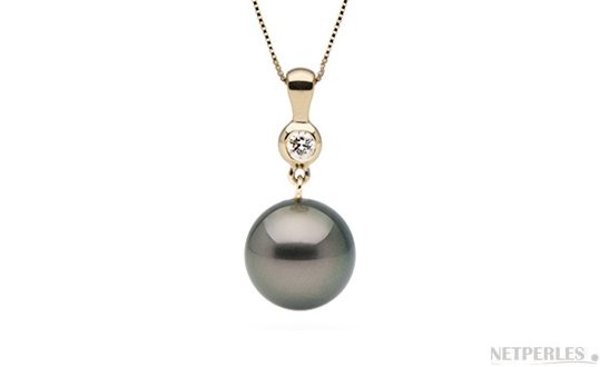 Pendentif en Or Jaune avec un diamant et une perle de Tahiti noire de qualité AAA