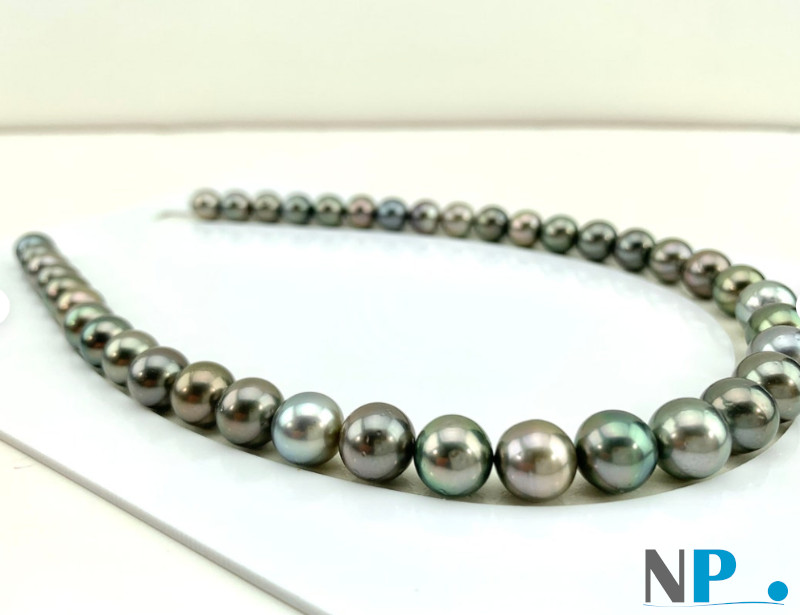 Collier de perles noires de tahiti, bien rondes qualité AA+ 