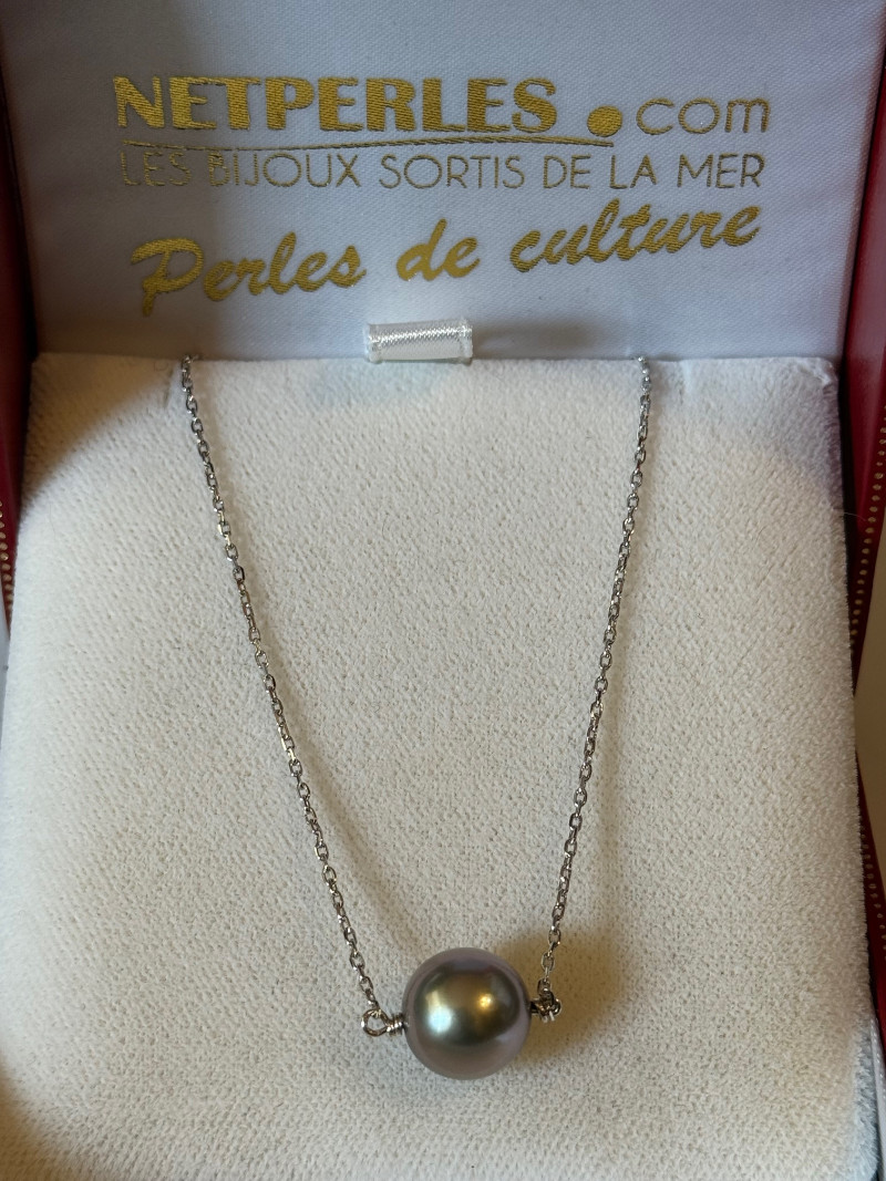 Perle de Tahiti de qualité AAA avec chaine traversant , la perle ne bouge pas sur la chaine