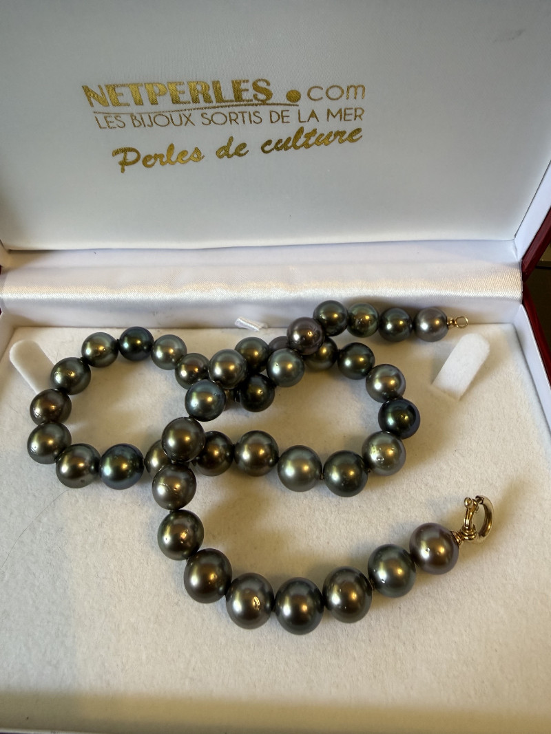 Collier de perles noires de Tahiti