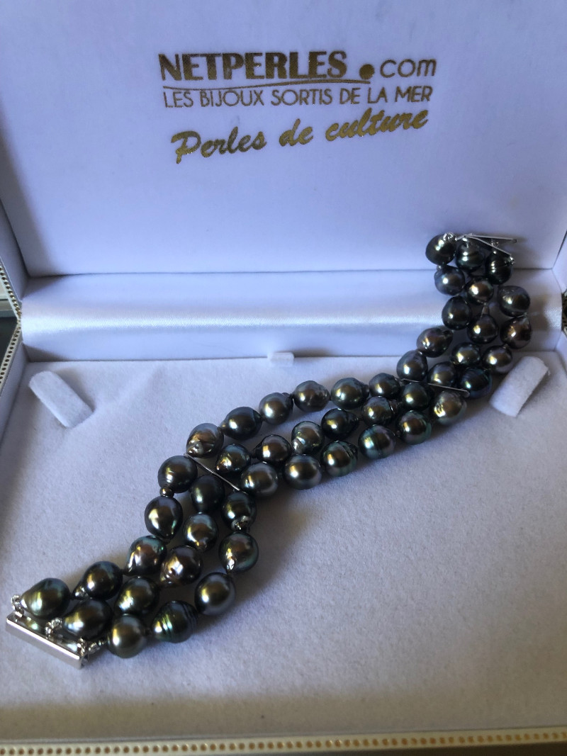 Braccialetto triplo filo di perle di Tahiti barocche con barrette intercalari di sostegno