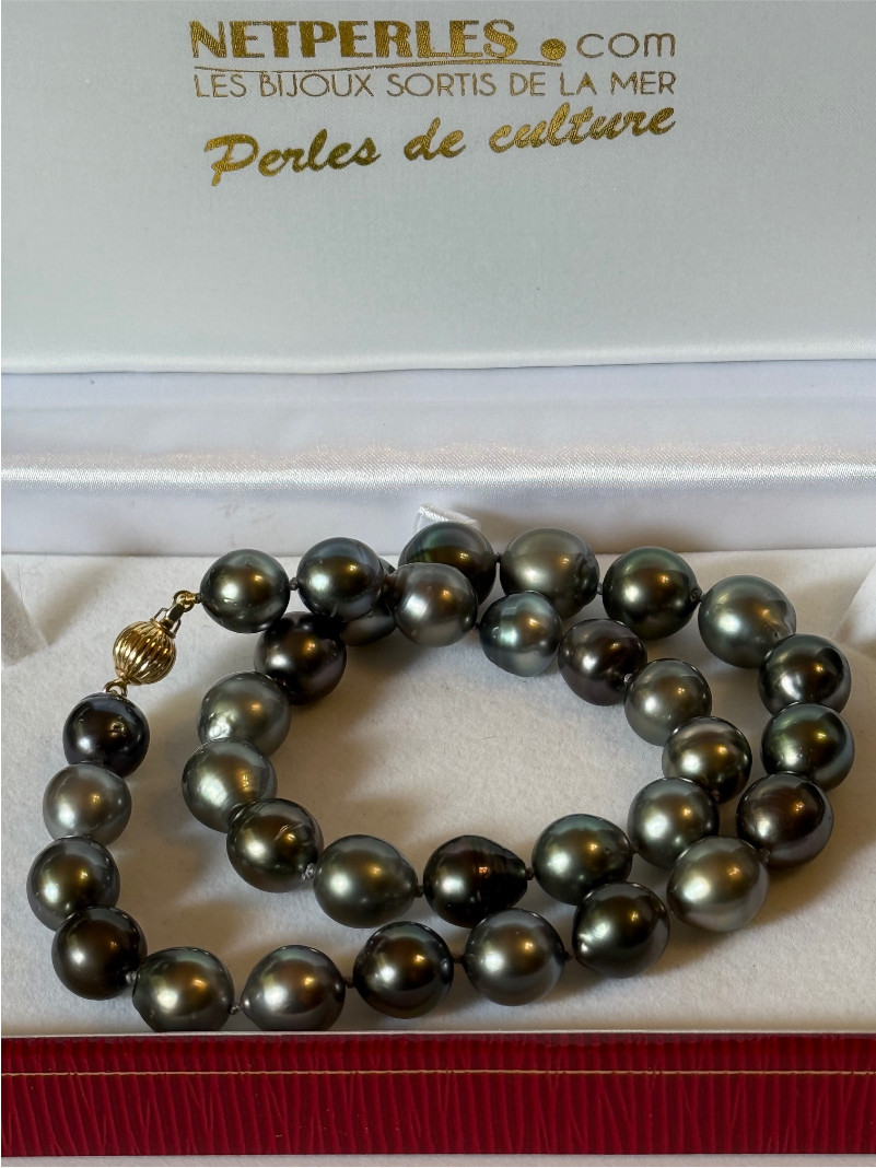 Collier de perles noires de Tahiti
