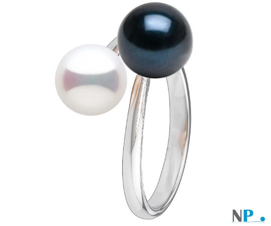 Anello in Argento con perle Akoya bianca e nera