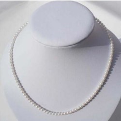 Collier 45 cm de petites perles de culture Akoya blanches 4-4,5 mm