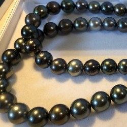 Long Collier 86/88 cm de perles de Tahiti de 8,5 à 11 mm qualité AA/AA+