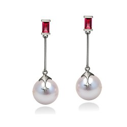 Paire de boucles d'Oreilles Or 9k 2 rubis, perles d'Akoya blanches 9,0 à 9,5 mm