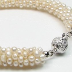 Bracelet 18 cm perles d'Eau Douce blanches de 2 mm forme de patate