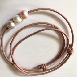 Cordon de cuir nœuds coulissants avec 3 perles d'Eau Douce rondes AAA