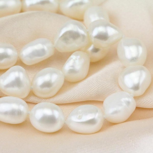 Long collier 90 cm perles d'eau douce Blanches ou Pêches Baroques de 11 mm