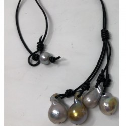 Lien de cuir ajustable avec 4 perles Edison Baroques très lumineuses 15-16 mm