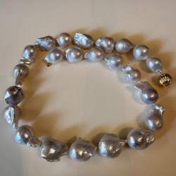 Collier 45 cm de perles Exotiques Blanches Fireball d'Eau Douce
