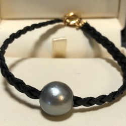 Bracelet 18 cm Cuir tressé perle de Tahiti 12,6 mm AA+ fermoir Or 18k bouée 10 mm