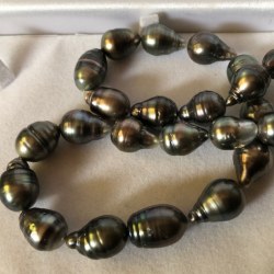 Collier 45 cm de perles de culture de Tahiti Baroques de 11 à 12,7 mm