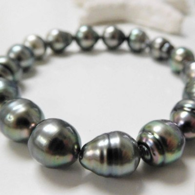 Bracelet de perles baroques de Tahiti de 8 à 10 mm sur élastique